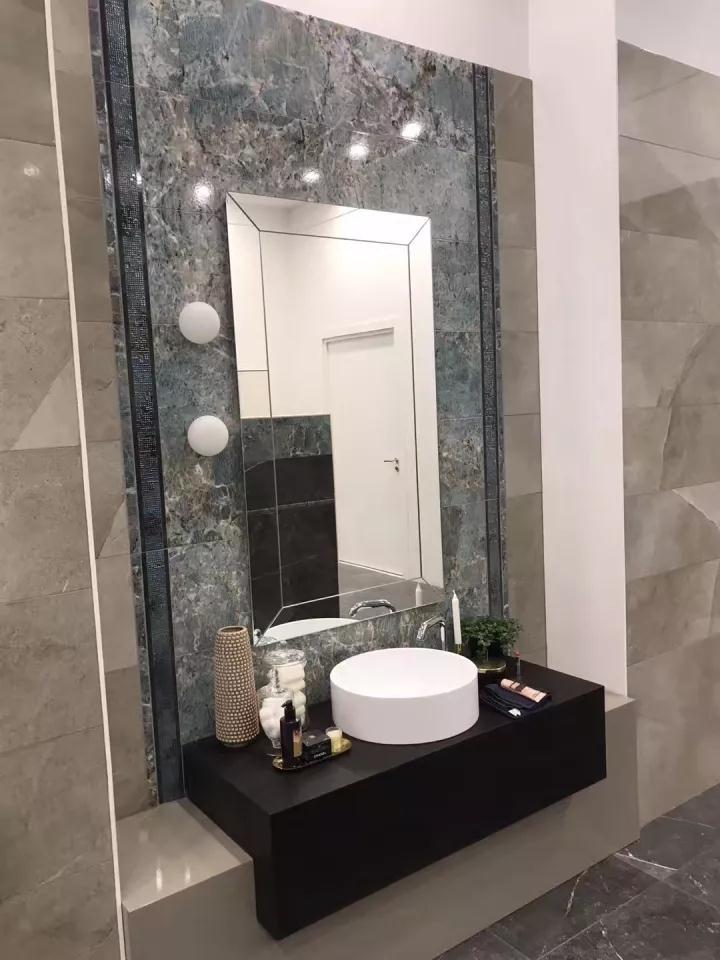 Bologna Italy Ceramic Bathroom Exhibition, Ceramic Imitation Marble Behind The Show