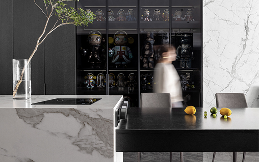 WhiteMarbleFloatingCounterts 1672984089668 2